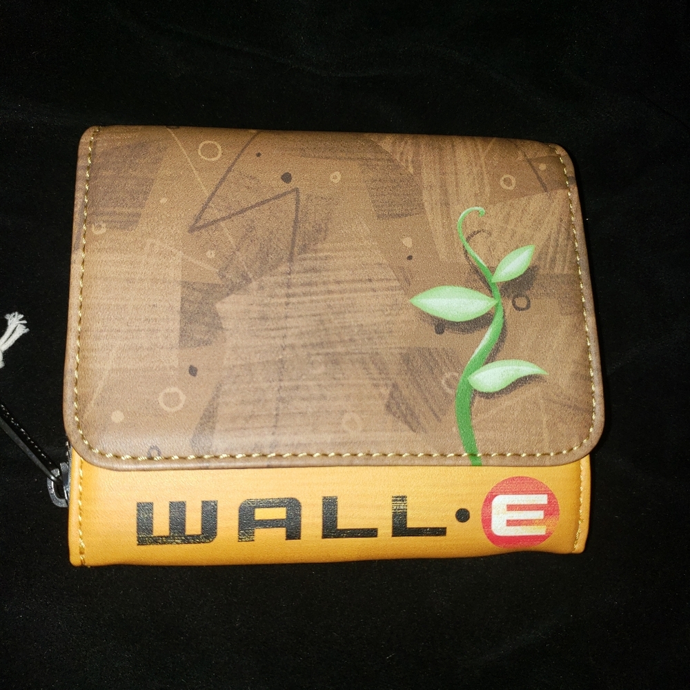 Loungefly WALL.E Pixar Wallet NWT